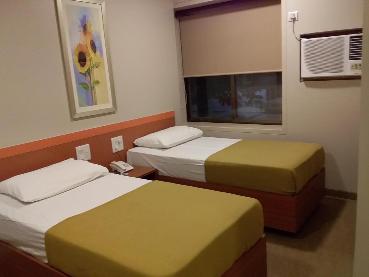 Sai Palace Express Shirdi Buitenkant foto