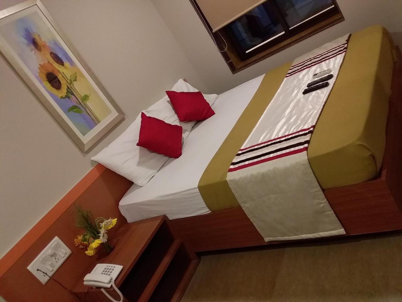 Sai Palace Express Shirdi Buitenkant foto